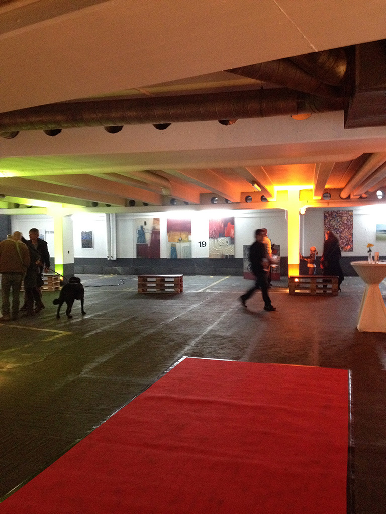 Kunst im Parkhaus – Deck 6 | Kunst an ungewöhnlichem Ort | Projekt des Kunstvereins Hof | Eröffnung 26.09.2014