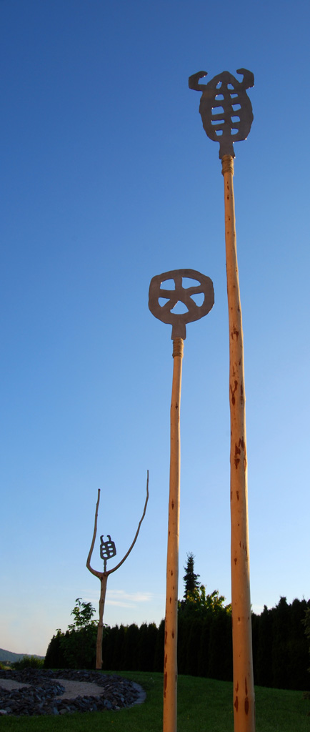 Landart-Projekt | 2012-2013 | Entstehung eines begehbaren Labyrinths als Gesamtprojekt mit 5 Skulpturen aus Stahl und Holz, Fertigstellung Mitte 2013
