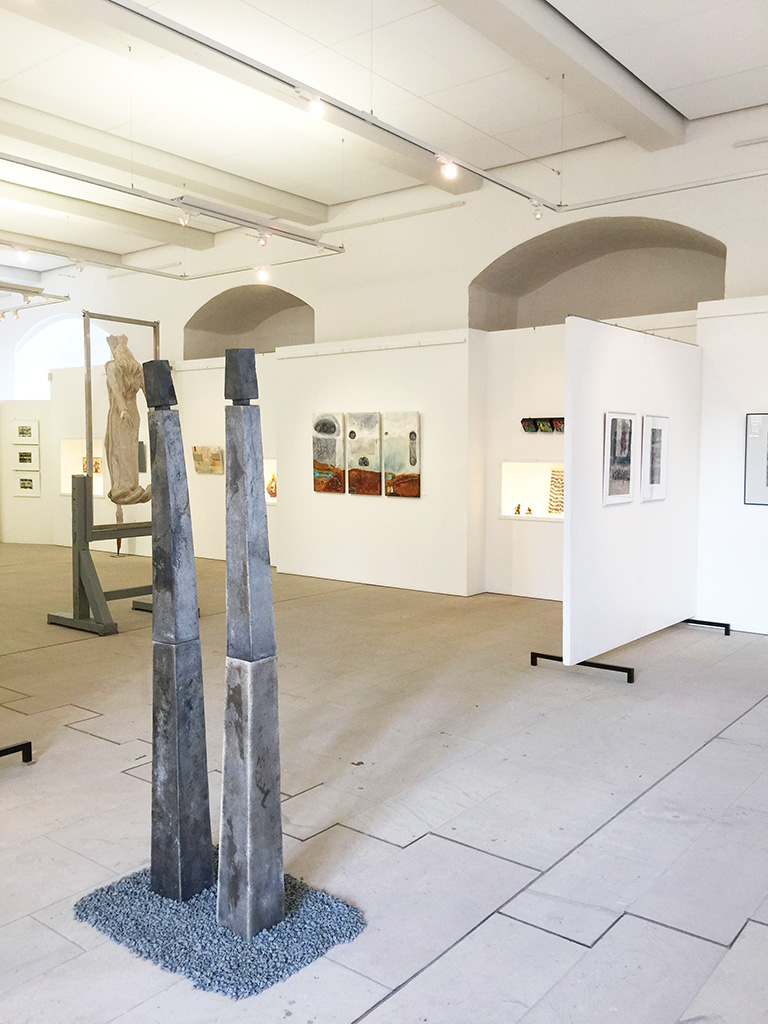 86. Jahresausstellung 2015 | Bund Fränkischer Künstler | Blick in die Ausstellung | (Skulptur vorne:©Anita Magdalena Franz©"Annäherung")